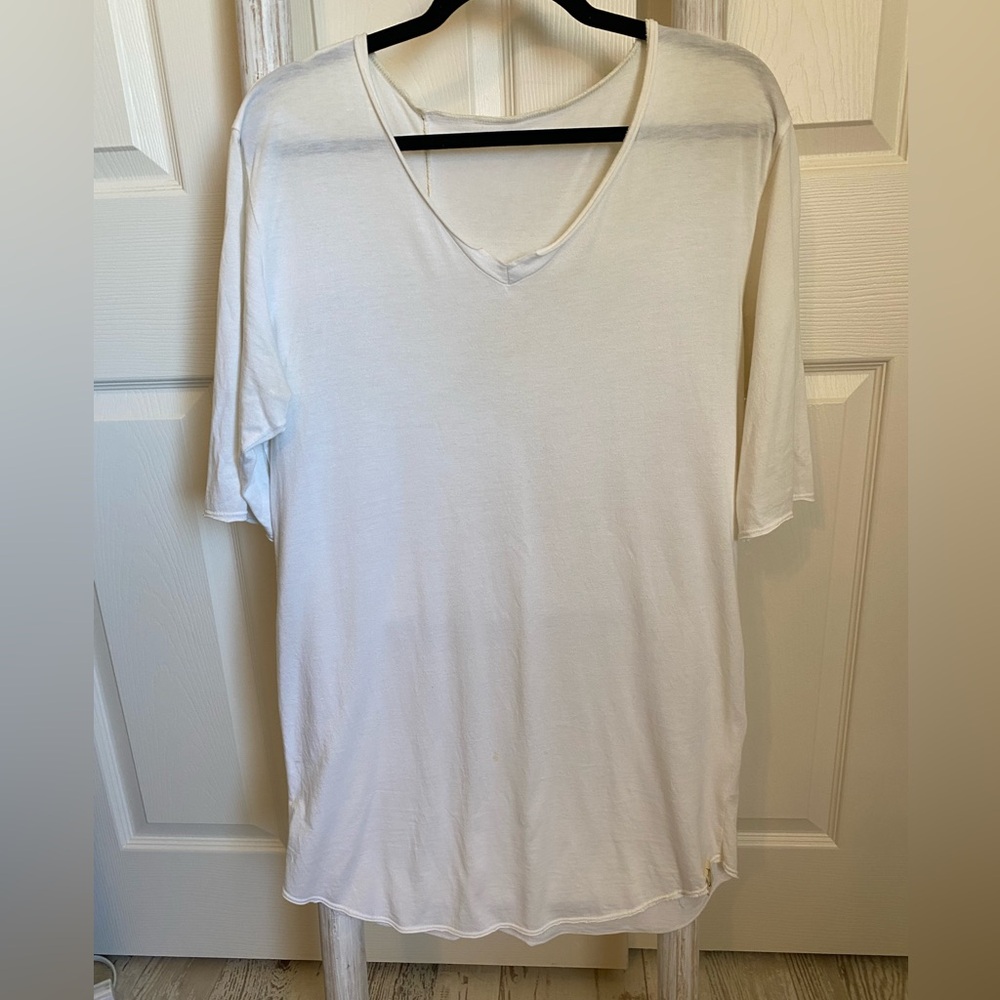One Golden Thread creamy white Tree Shirt men’s size M